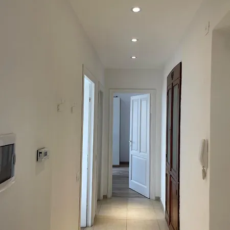 Dream Land Apartment *